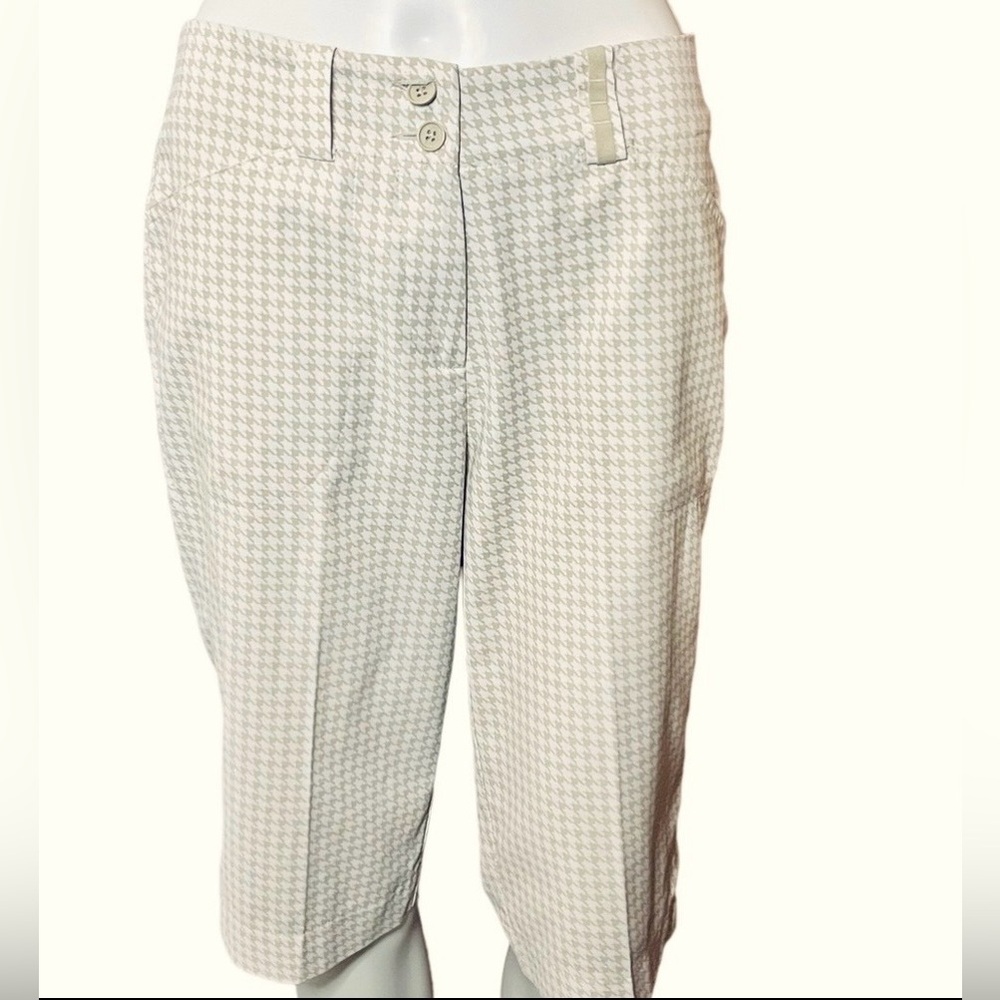 NIKE GOLF FIT DRY BERMUDA SHORTS WOMENS SIZE 4P BEIGE AND WHITE HOUNDSTOOTH